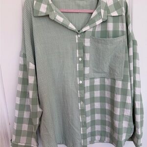 CHIC SOUL Green and White Checkered Button-Up Shirt